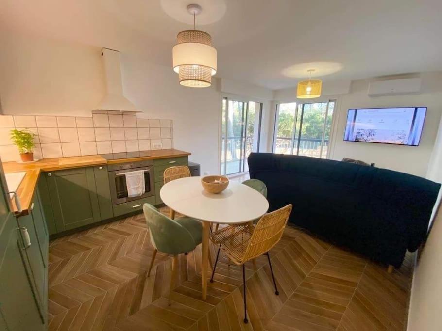 T2 Avec Clim Et Terrasse Vue Mer, Les Sablettes La Seyne-sur-Mer Exterior photo